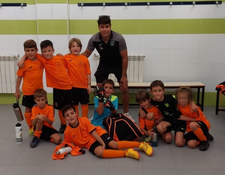 Equipo Prebenjamín B del ADC Brunete tras su victoria en la jornada 1